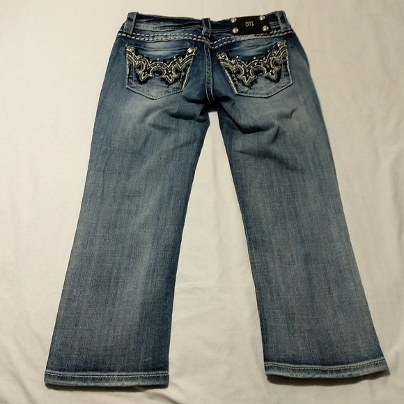 Miss Me Cropped Jeans - Picture 3 of 7